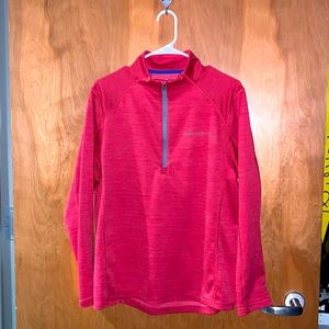 Vineyard Vines 1/4 zip.  Performance fabric. Perfect fit and feel!